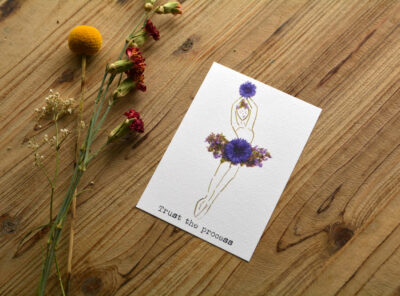 postkaart ansichtkaart korenbloem trust the process foliage kunst rhea of light